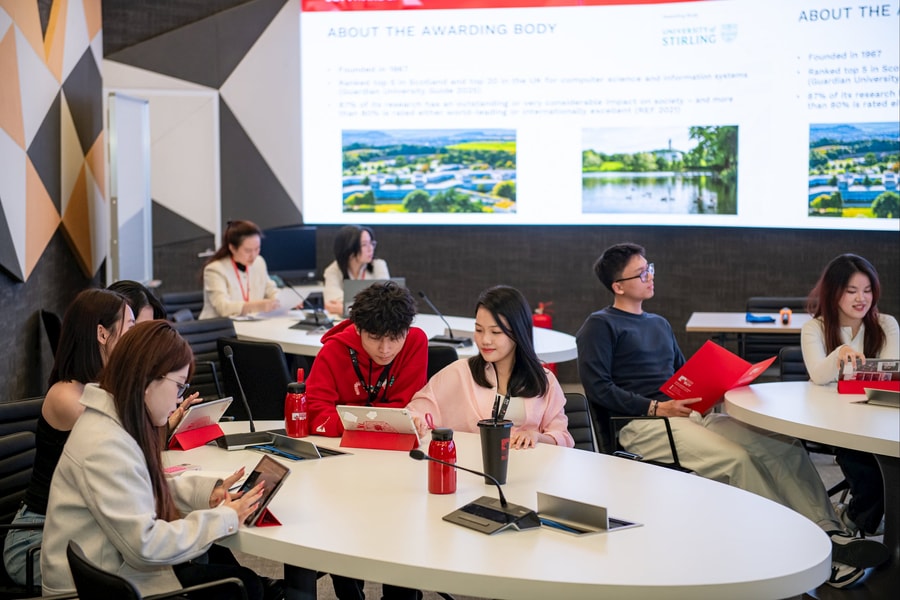 Trường Đại học Anh Quốc Việt Nam lọt top 3 toàn cầu về Quy trình tuyển sinh tốt nhất năm 2025