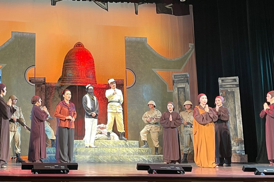 Ra mắt vở tuồng đề tài chiến tranh cách mạng “Dấu thiêng Hà Nội”