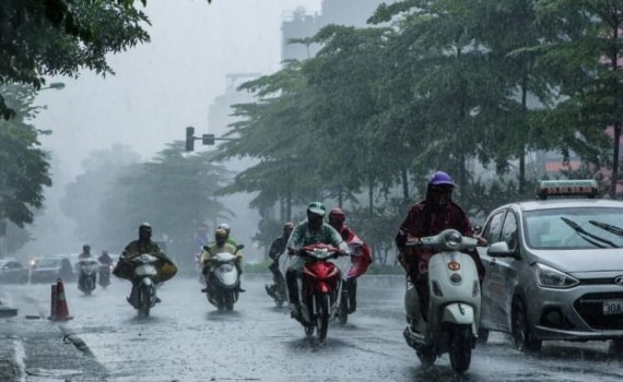 Hà Nội cảnh báo mưa dông, lốc, mưa lớn cục bộ trên phạm vi khu vực nội thành