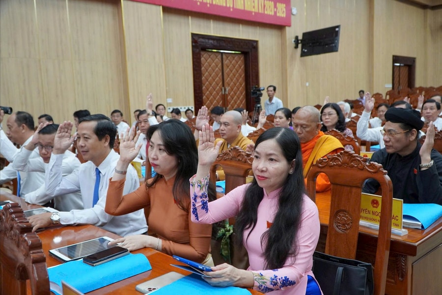 HĐND tỉnh An Giang thông qua Nghị quyết về biên chế cán bộ, công chức