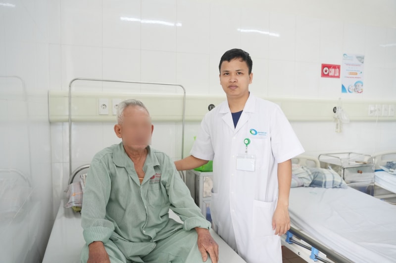 Cụ ông 86 tuổi mắc ung thư vú