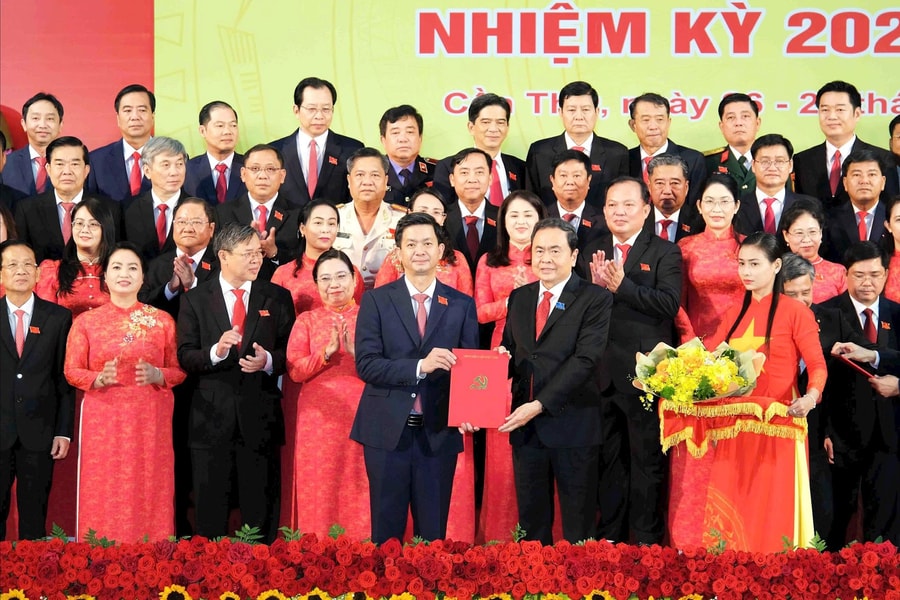 Tổng Thư ký Quốc hội, Chủ nhiệm Văn phòng Quốc hội Lê Quang Tùng được điều động, chỉ định giữ chức Bí thư Thành ủy Cần Thơ