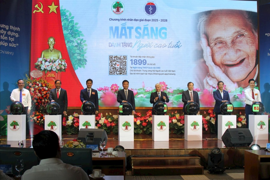 Phát động Tháng hành động vì người cao tuổi