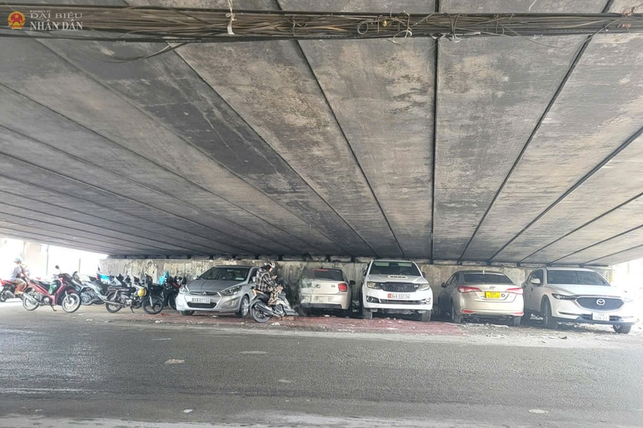 TP. Hồ Chí Minh: R à soát, xử lý bãi trông giữ xe dưới gầm cầu, gầm đường bộ