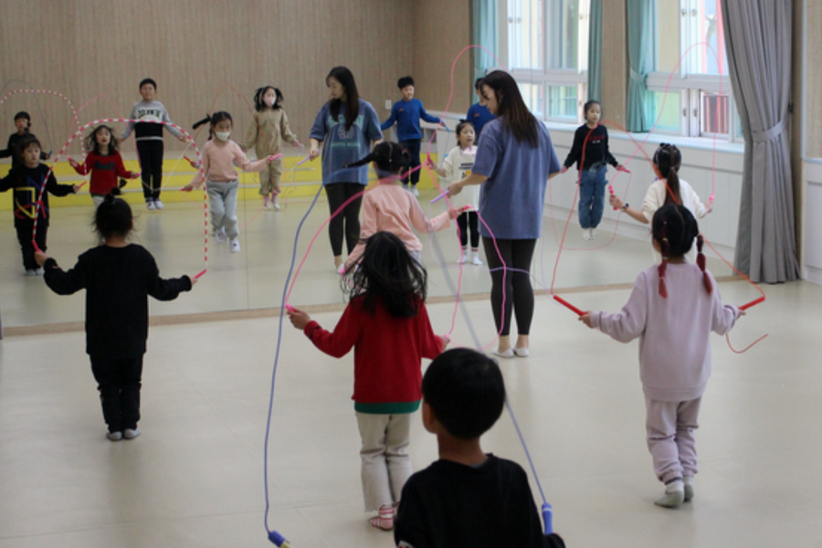 Từ cờ vây đến nhảy dây: Xu hướng mới trong giáo dục tư thục ở Hàn Quốc