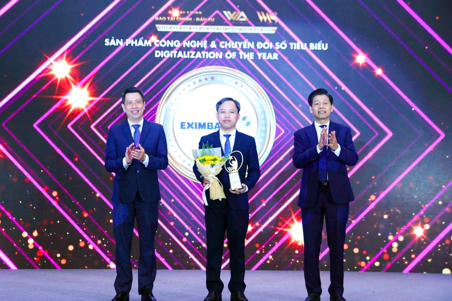 Eximbank lần thứ 3 liên tiếp nhận giải thưởng Sản phẩm công nghệ và chuyển đổi số tiêu biểu