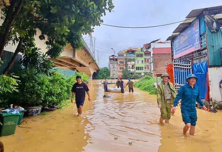 Chuyên gia khuyến cáo người dân không chủ quan với bệnh truyền nhiễm sau lũ