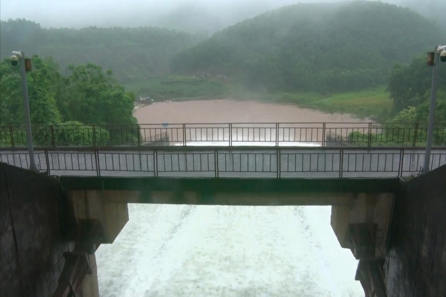 Thái Nguyên vận hành xả tràn hồ Núi Cốc, cảnh báo an toàn đối với người dân hạ du