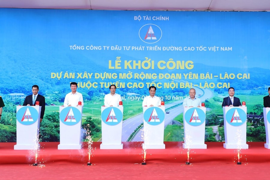 Khởi công dự án mở rộng tuyến cao tốc Nội Bài - Lào Cai đoạn Yên Bái - Lào Cai