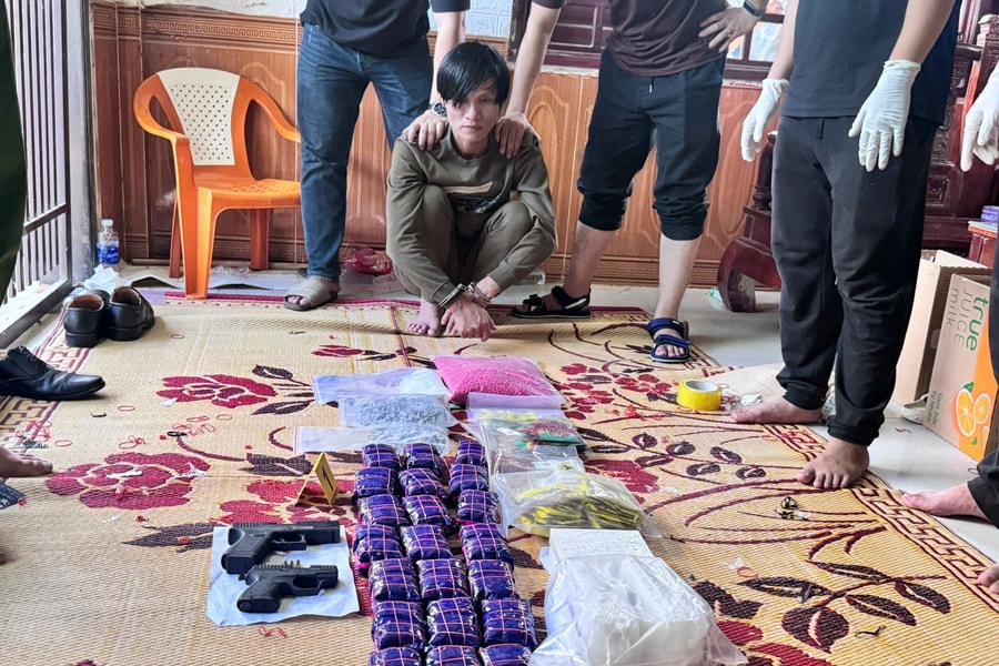 Quảng Trị: Bắt người đàn ông tàng trữ 14kg ma túy và vũ khí