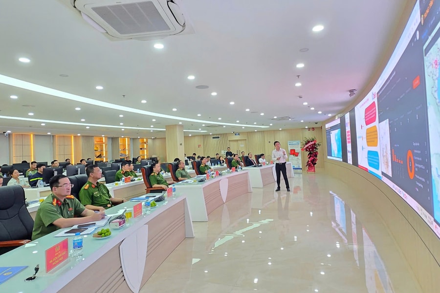 Công an Hà Nội ra mắt Trung tâm Thông tin chỉ huy hệ thống truyền tin, báo sự cố PCCC và CNCH