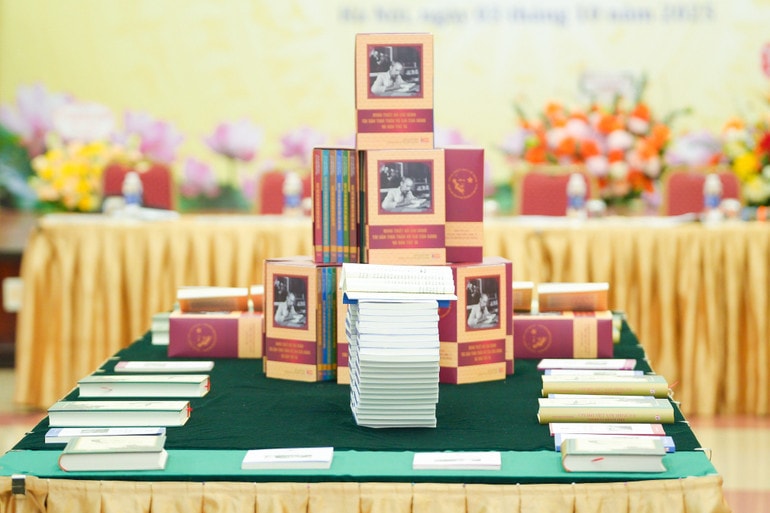 Tọa đàm, ra mắt các tác phẩm công phu của Giáo sư, Tiến sĩ Đinh Xuân Dũng và cộng sự