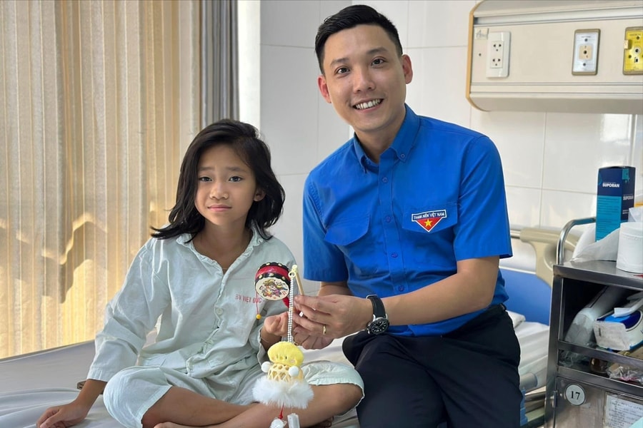 Tuổi trẻ Hoàn Kiếm gieo nụ cười cho từng bệnh nhi Việt Đức