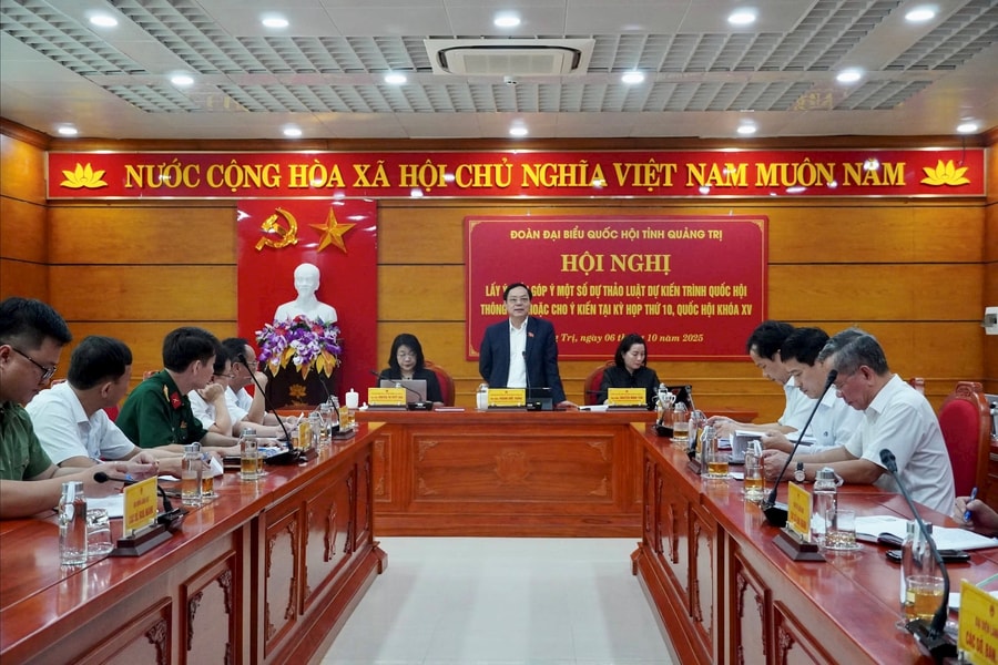 Đoàn ĐBQH tỉnh Quảng Trị lấy ý kiến góp ý các dự thảo luật trình Kỳ họp thứ Mười, Quốc hội Khóa XV