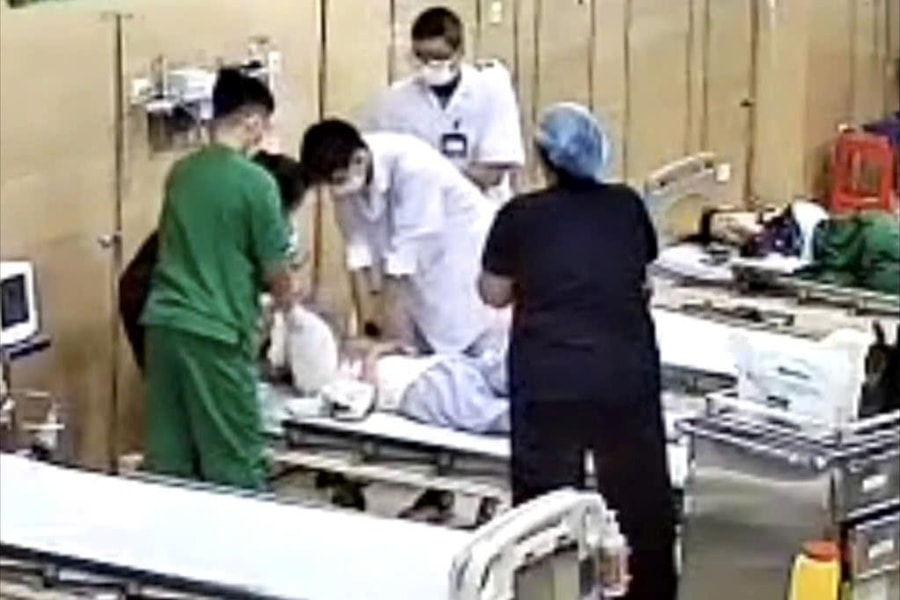 20 phút căng thẳng cấp cứu cho bệnh nhân nghẹt đường thở khi ăn cơm