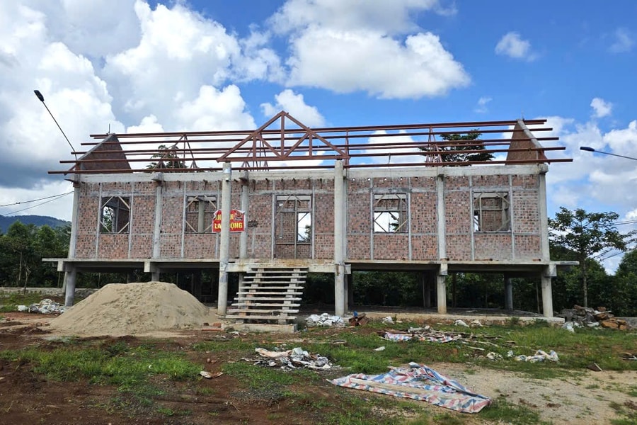 Gia Lai: Nhà rông tiền tỷ buộc phải tháo dỡ vì… bê tông hóa