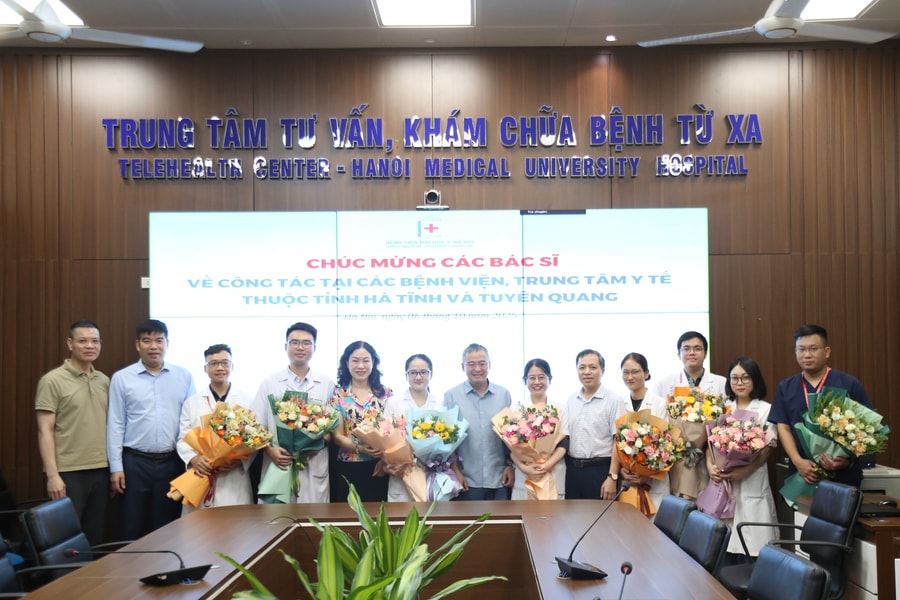 Bệnh viện Đại học Y Hà Nội cử bác sĩ nội trú về công tác tại các bệnh viện, trung tâm y tế tuyến tỉnh miền núi