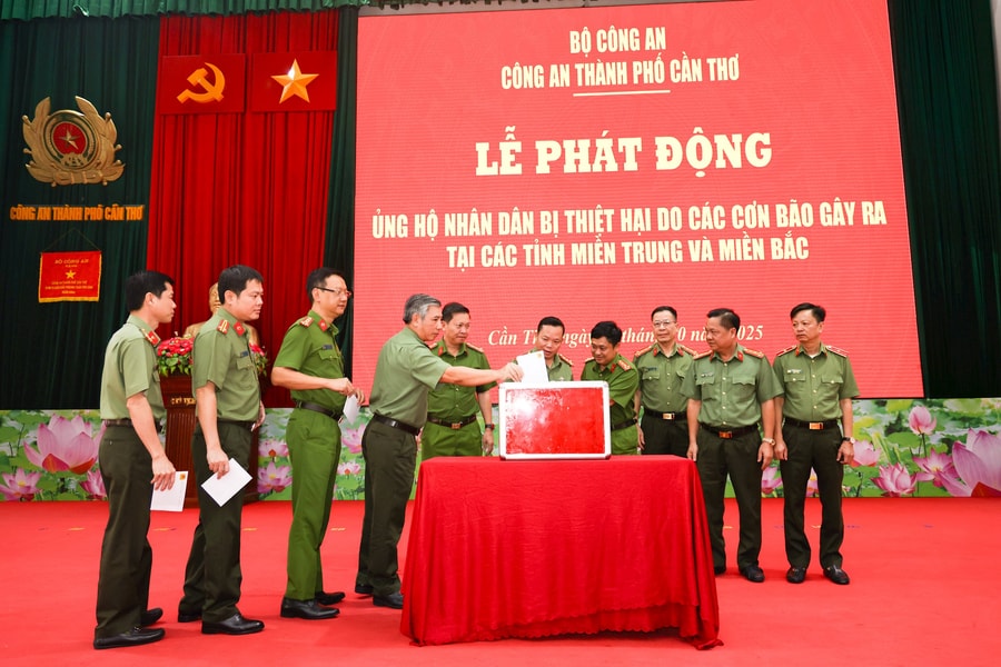 Công an TP. Cần Thơ phát động ủng hộ người dân bị thiệt hại do bão số 10