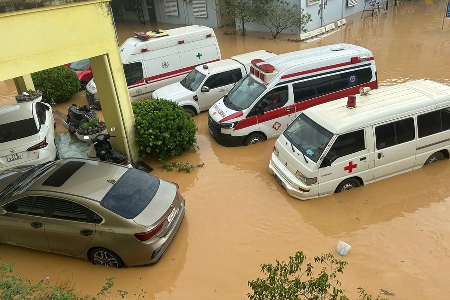 Lạng Sơn: Gần 300 bệnh nhân Trung tâm Y tế Hữu Lũng bị cô lập