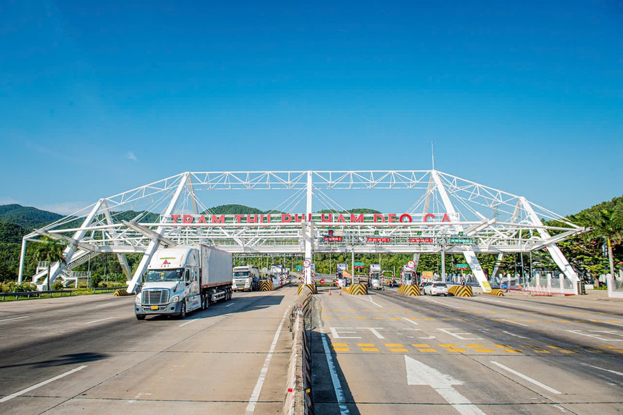 Miễn phí đường bộ cho tất cả các đoàn xe cứu trợ qua các trạm thu phí do Đèo Cả quản lý vận hành