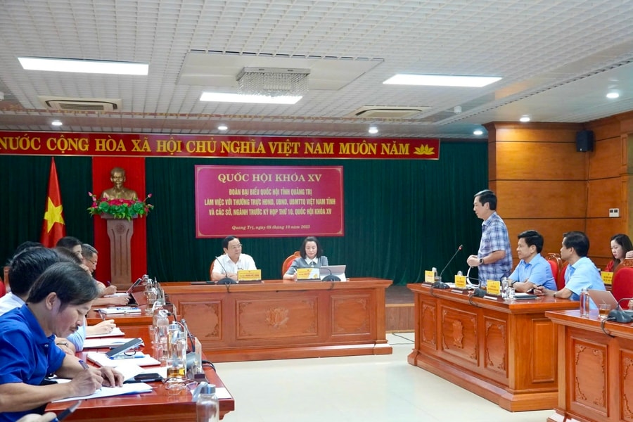 Đoàn ĐBQH tỉnh Quảng Trị làm việc với Thường trực HĐND, UBND, UBMTTQ Việt Nam tỉnh