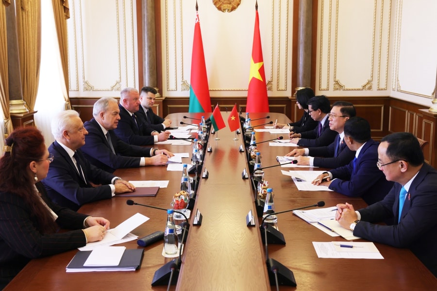 Đoàn công tác của Hội nghị sĩ Hữu nghị Việt Nam - Belarus hội kiến Chủ tịch Hạ viện Belarus