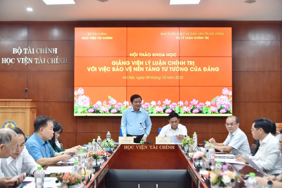 Mỗi giảng viên lý luận chính trị là một “người chiến sĩ trên mặt trận tư tưởng”