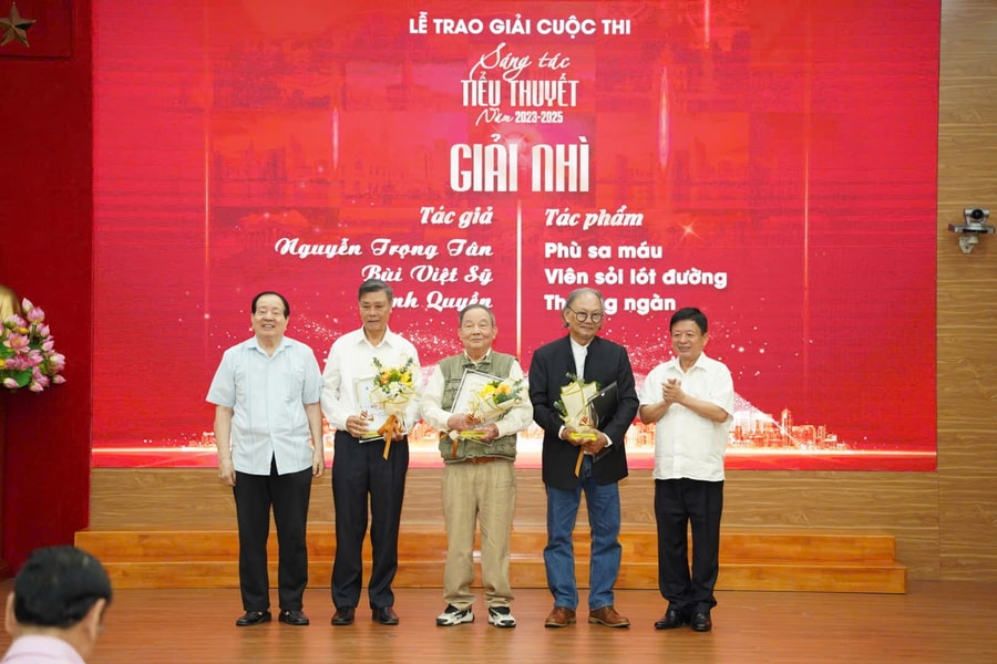 Trao giải cuộc thi sáng tác tiểu thuyết năm 2023 - 2025