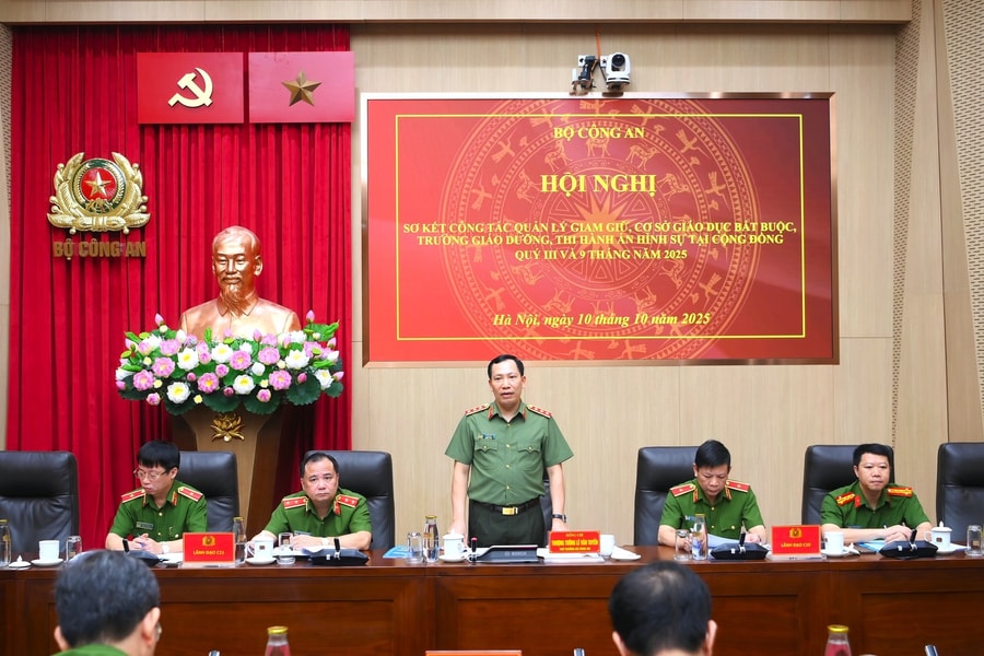 Hoàn thiện ban hành quy định xây dựng thí điểm trại giam thông minh, phục vụ hiệu quả công tác giam giữ