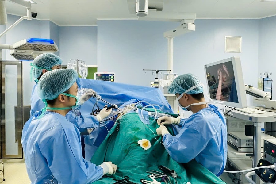 Ghép thận tự thân lần đầu tiên tại Việt Nam