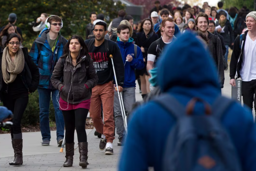 Hơn 47.000 du học sinh “mất dấu” ở Canada