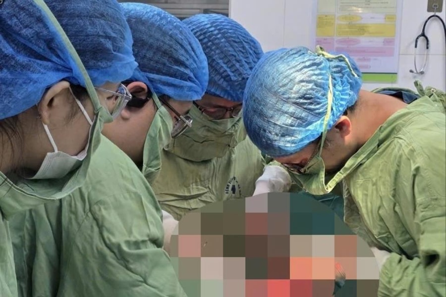 Tự phá thai 7 tháng tại nhà, sản phụ 27 tuổi vỡ tử cung nguy kịch