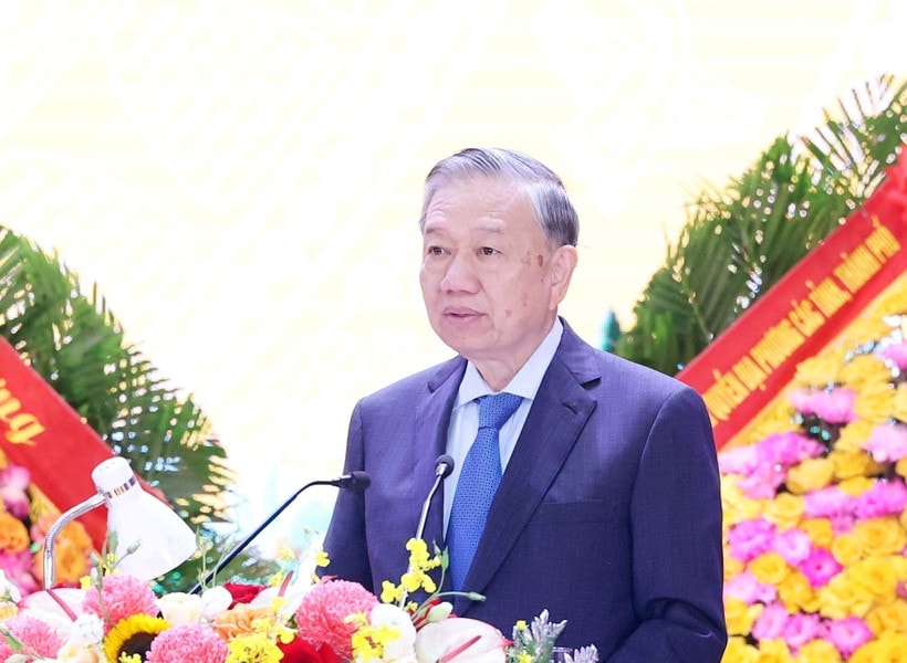 Tổng Bí thư Tô Lâm dự Lễ kỷ niệm 80 năm Ngày truyền thống Lực lượng vũ trang Quân khu 4 và đón nhận Huân chương Hồ Chí Minh