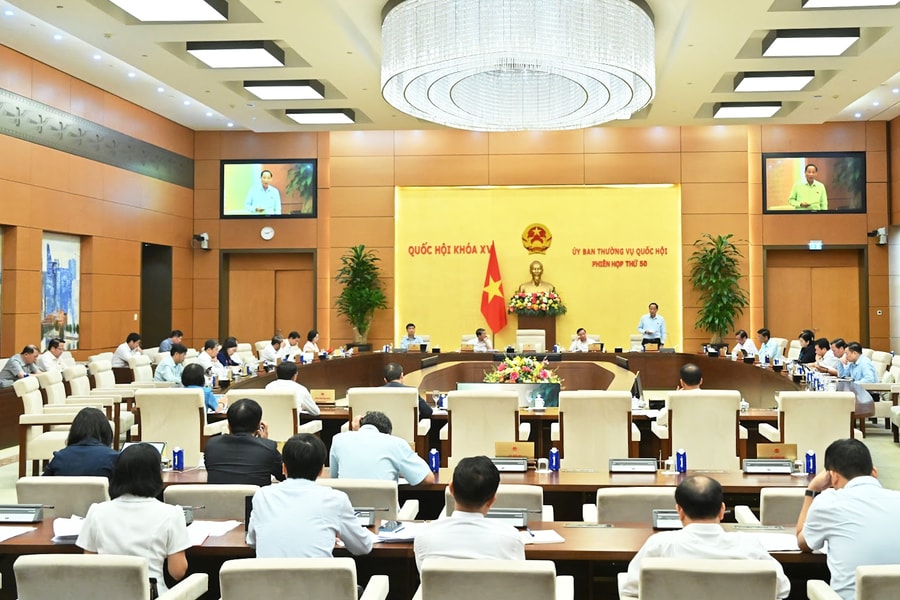Phân tích, chỉ rõ nguyên nhân ngập, lũ không chỉ ở thành phố mà cả ở nông thôn, miền núi