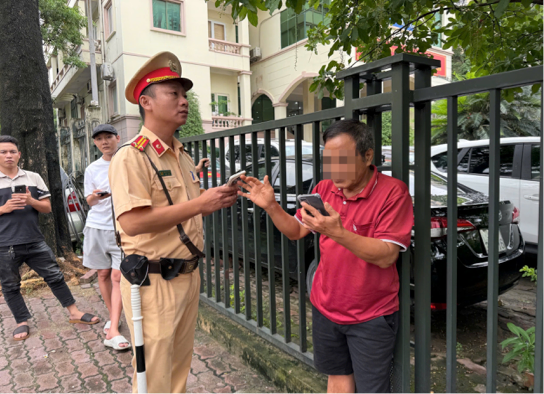 Lái xe nổ lốp đi ngược chiều, tài xế vi phạm nồng độ cồn gấp 3 lần "kịch khung"