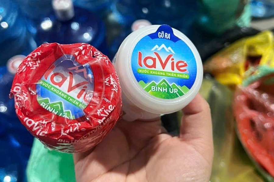 Sản xuất 20.000 bình nước Lavie giả bán ra thị trường