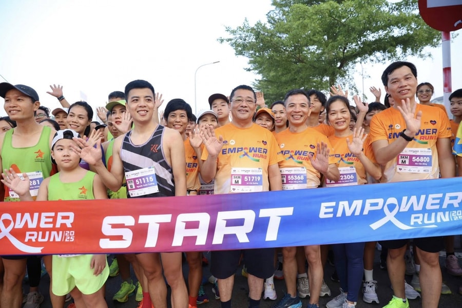 Hơn 3.000 vận động viên tham gia giải chạy gây quỹ “Hành trình tiếp sức” lần II do Bệnh viện K tổ chức