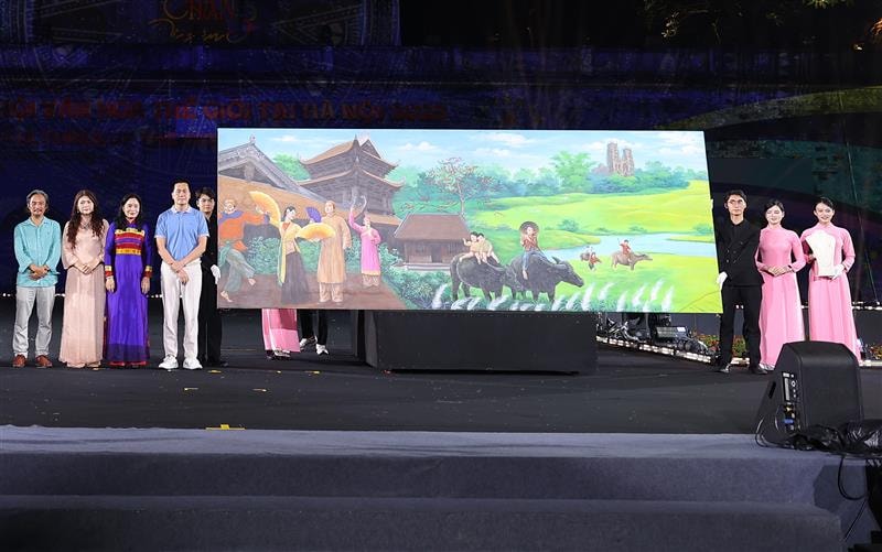 SHB và T&T Group đấu giá bức tranh 1 tỷ đồng để ủng hộ đồng bào vùng lũ