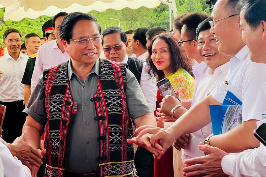 Thủ tướng Phạm Minh Chính dự Lễ khởi công dự án Trường phổ thông nội trú, bán trú Tiểu học và THCS xã Tây Giang, Đà Nẵng