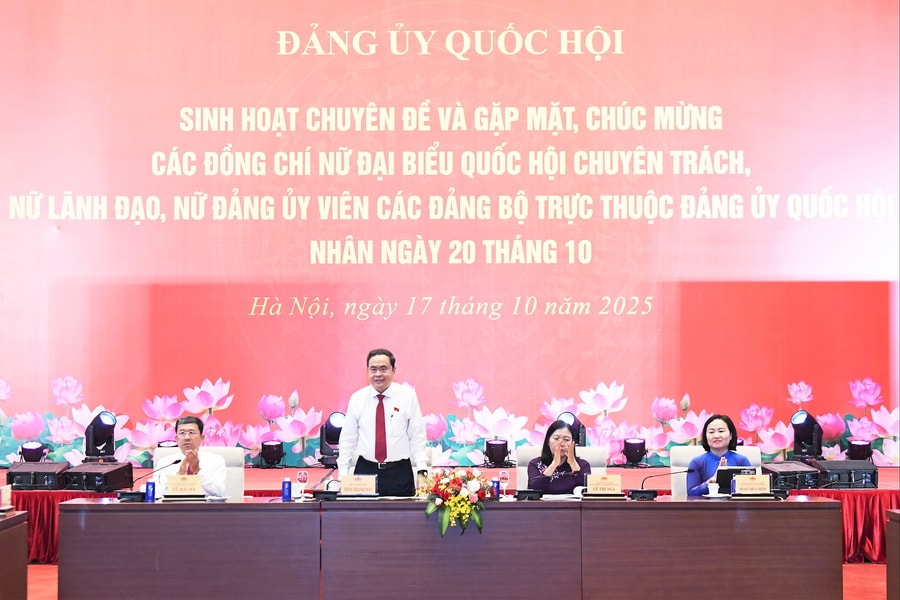 Chủ tịch Quốc hội Trần Thanh Mẫn gặp mặt nữ đại biểu Quốc hội chuyên trách, nữ lãnh đạo các Đảng bộ trực thuộc Đảng bộ Quốc hội