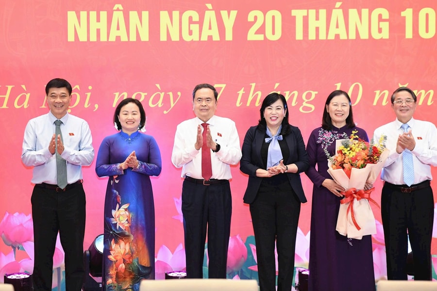 Phát huy truyền thống, lan tỏa hình ảnh đẹp về phụ nữ cơ quan Quốc hội