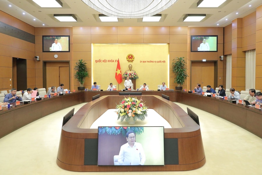 Chung sức, đồng lòng hoàn thành trọng trách Kỳ họp thứ Mười lịch sử