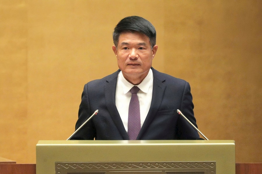 Viện trưởng Viện Kiểm sát Nhân dân tối cao Nguyễn Huy Tiến trình bày báo cáo công tác nhiệm kỳ 2021 - 2026