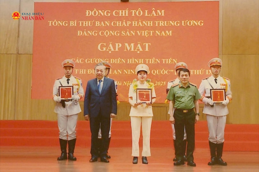 “Bông hồng thép” tuyến Công an cơ sở sau sáp nhập