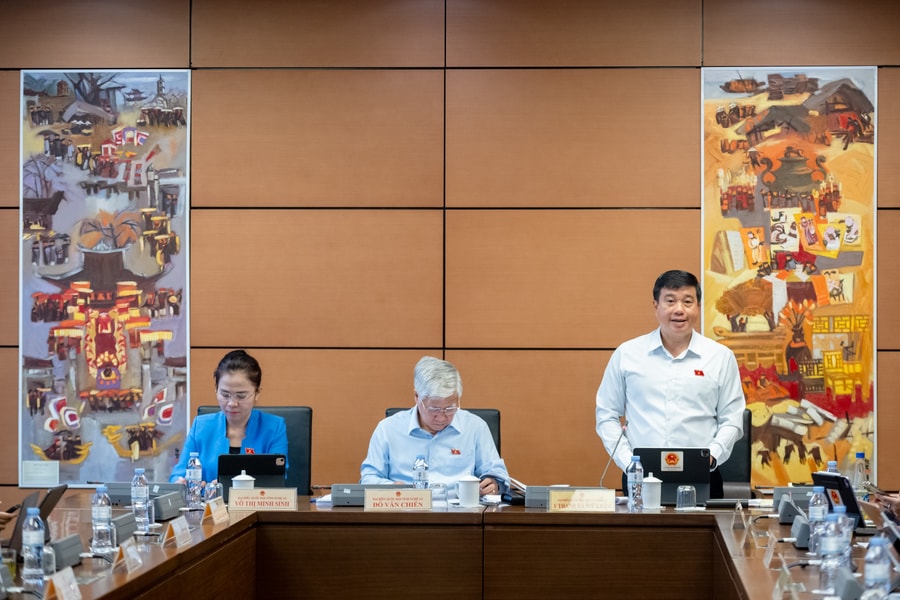 Thống nhất một bộ sách giáo khoa, hoàn thiện cơ chế quản trị đại học hiện đại