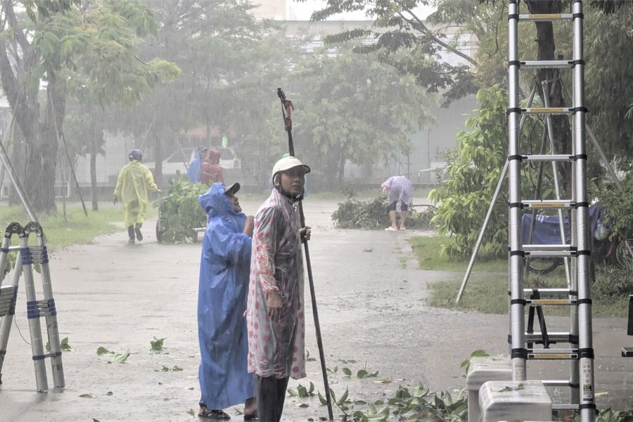 Huế, Đà Nẵng: Các trường cho học sinh nghỉ học từ chiều 22/10 để tránh bão Fengshen