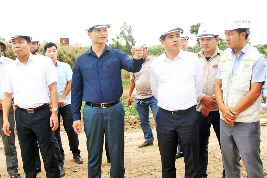 Tập trung giải phóng mặt bằng, đẩy nhanh tiến độ thi công dự án cầu Kênh Vàng