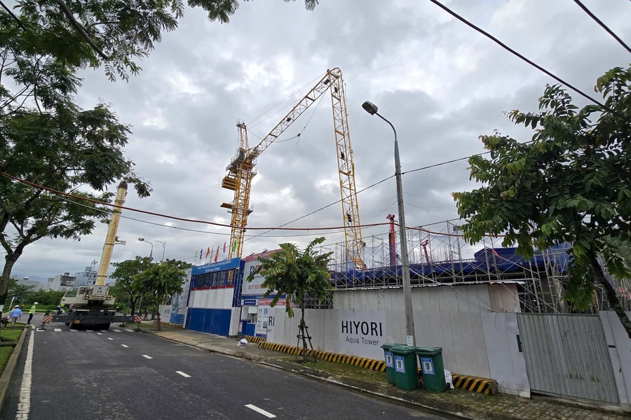 Điều tra vụ gãy tháp cẩu tại công trình chung cư Hiyori Aqua Tower khiến một công nhân tử vong