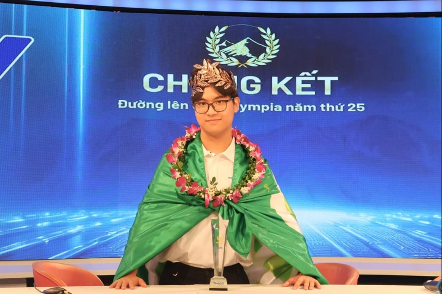 Nam sinh THPT chuyên Hà Nội - Amsterdam vô địch Đường lên đỉnh Olympia năm 2025