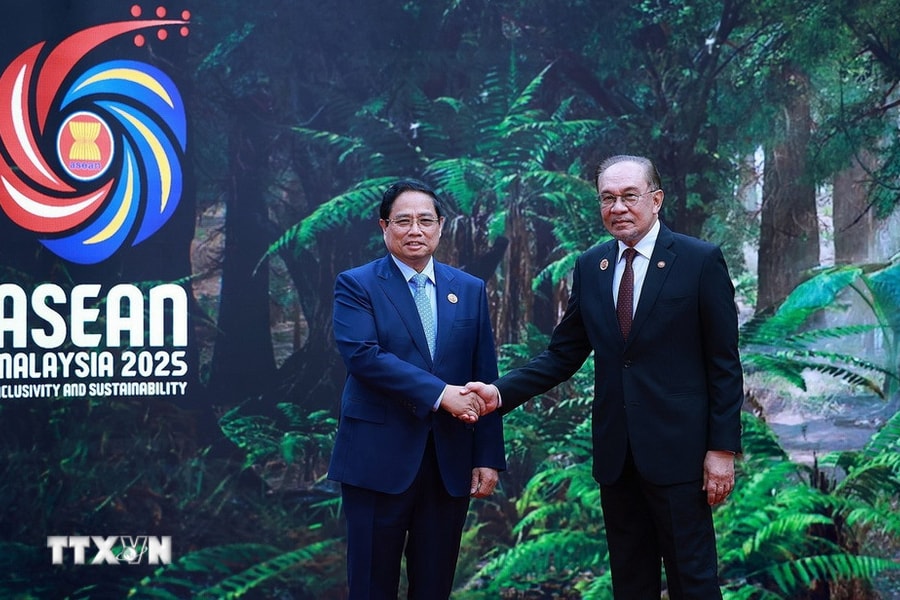 Thủ tướng Malaysia đón Thủ tướng Phạm Minh Chính và các Trưởng đoàn